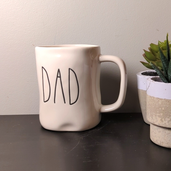 Rae Dunn Artisan Collection Dad Mug Left Handed - Picture 1 of 5